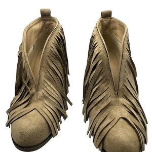 Mata Woman’s Size‎ 6 Taupe Fringed Ankle Boots Slip On